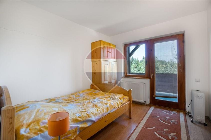 Casă individuală cu 5 camere cu Teren 1204 Mp în Fundata