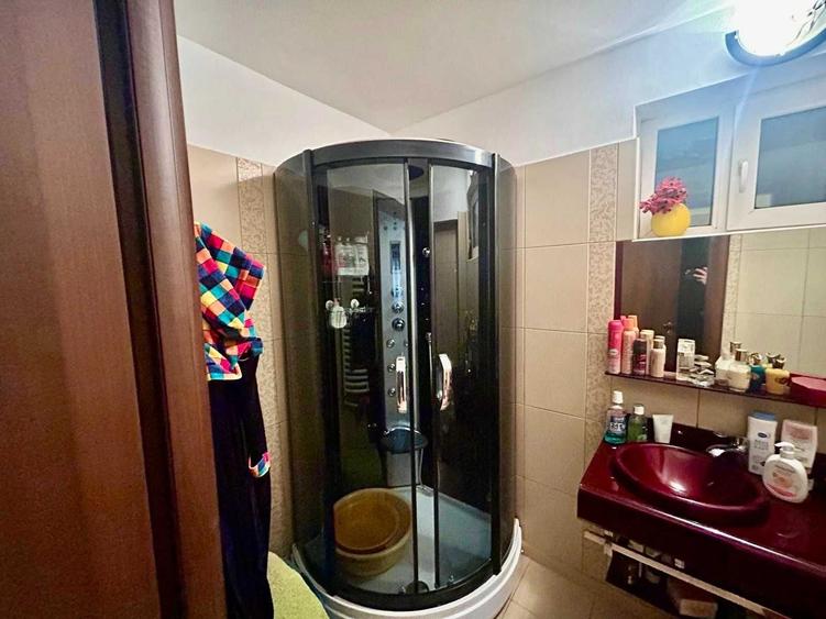Apartament cu 2 camere decomandat în Sala Palatului