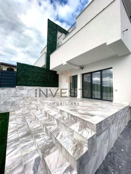 Duplex cu 4 camere cu Canalizare în Iris