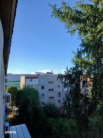 Apartament cu 3 camere semidecomandat în Șega