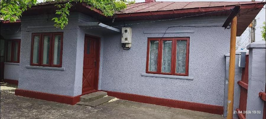 Casă cu 4 camere cu Teren 200 Mp în Central