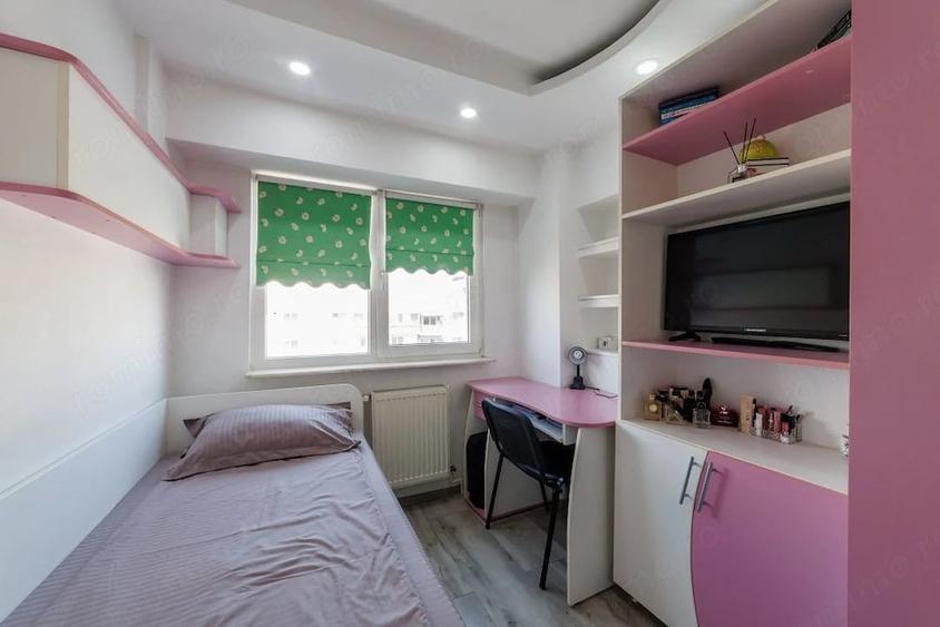 Apartament cu 3 camere decomandat în Prundu