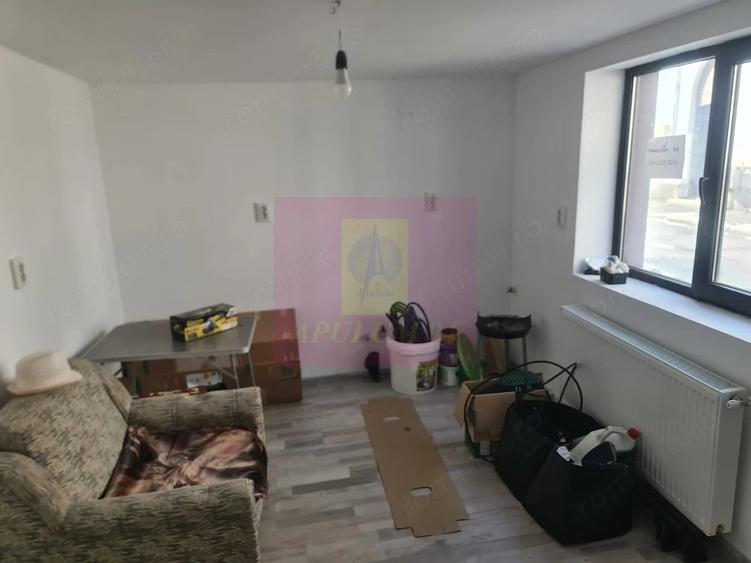 Casă cu 2 camere cu Teren 4 Mp în Azuga