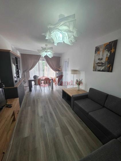 Apartament cu 3 camere decomandat, mobilat în Central