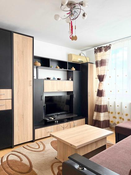 Apartament cu 3 camere semidecomandat în Drumul Taberei