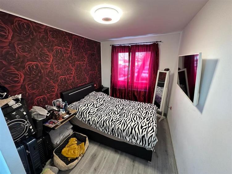 Apartament cu 3 camere semidecomandat în Zimbru