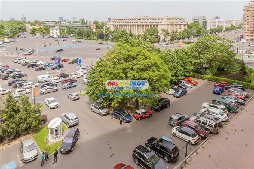 Birou, de 435 mp, în P-ța Victoriei
