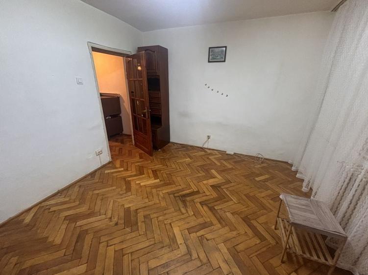 Apartament cu 3 camere decomandat în Micălaca