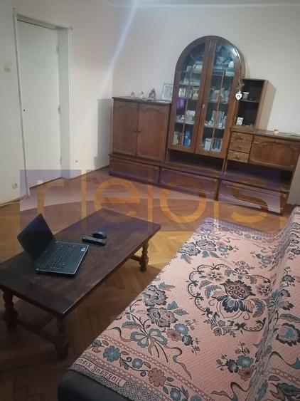 Apartament cu 3 camere, mobilat în Titan