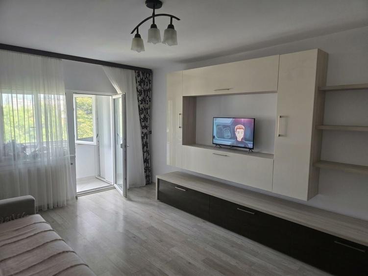 Apartament 3 camere, complet mobilat si utilat , loc de parcare zona centrala! - 1