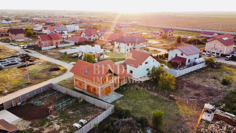 Casă individuală cu 5 camere cu Canalizare în Giarmata