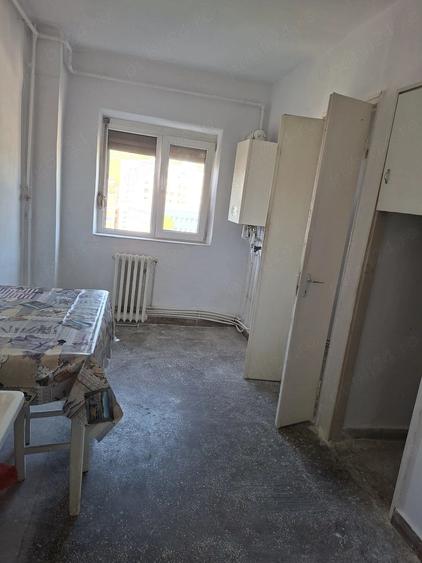 Apartament cu 3 camere decomandat în Decebal