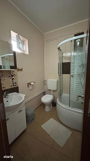 Casă cu 9 camere cu Teren 350 Mp în Sânmartin