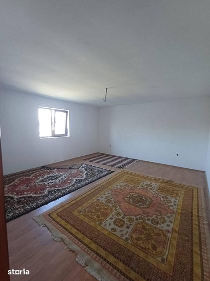 Casă cu 4 camere cu Teren 1130 Mp în Central
