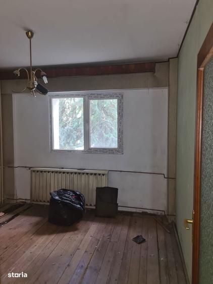 Apartament cu 4 camere decomandat în Pipera