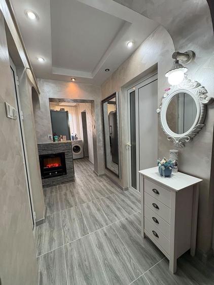 Apartament cu 3 camere decomandat în Preajba Mare