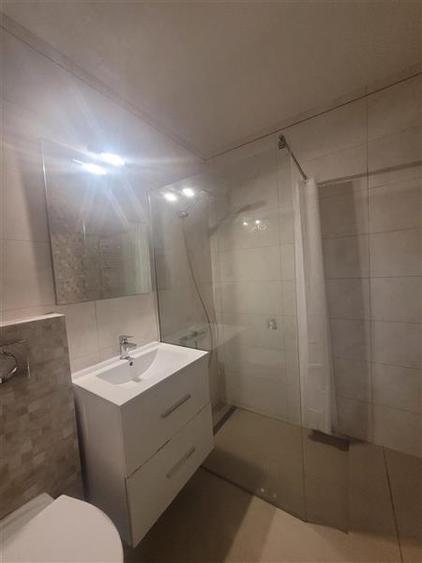 Apartament cu 3 camere decomandat, mobilat în Faleza Nord