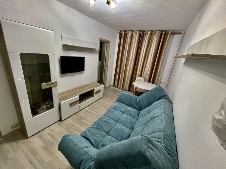 Garsonieră decomandată în Central
