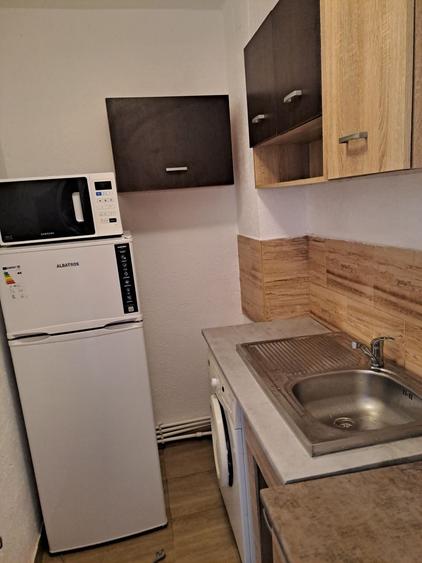 Garsonieră decomandată în Central