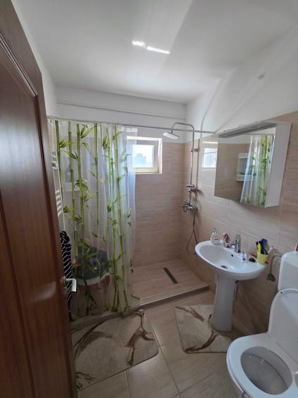 Apartament cu 2 camere semidecomandat în Calea București