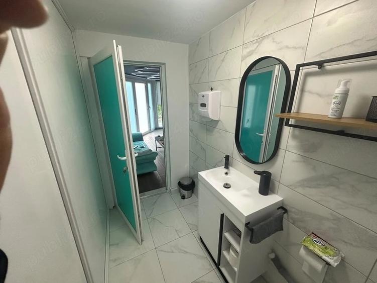 Spațiu comercial, de 25 mp, în Central