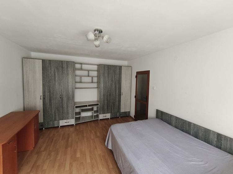 Garsonieră decomandată în Central