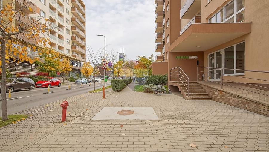 Apartament cu 2 camere decomandat, mobilat în Tractorul