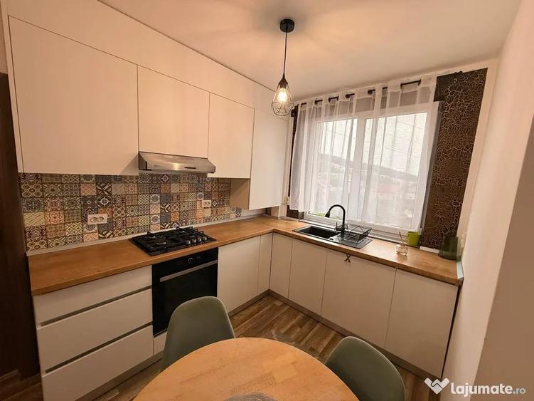 Apartament 2 camere semidecomandat zona Razoare - 3