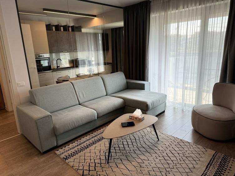 Apartament cu 2 camere semidecomandat, mobilat în Aviației