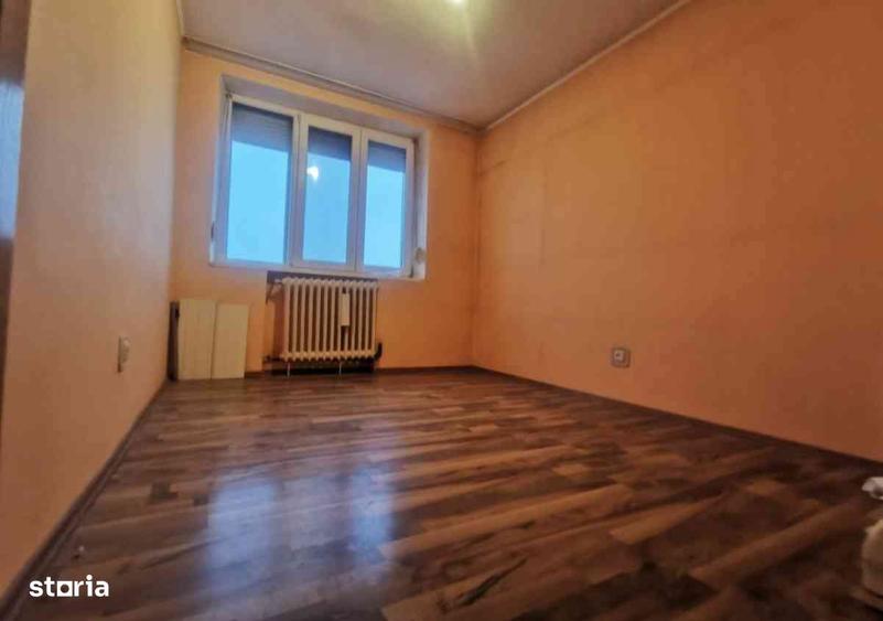Apartament cu 3 camere decomandat în Decebal