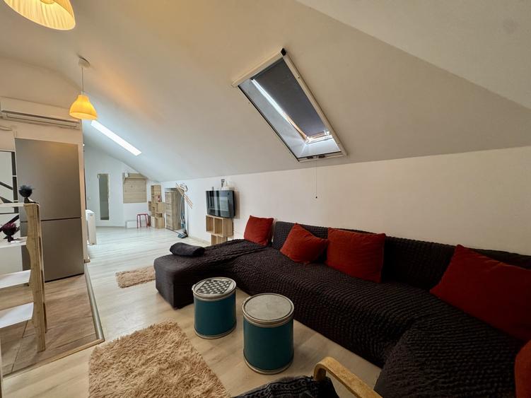 Apartament cu 4 camere decomandat, mobilat în Florești