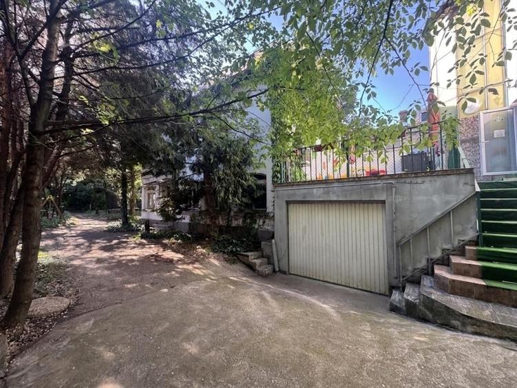 Casă cu 12 camere cu Teren 877 Mp în Snagov