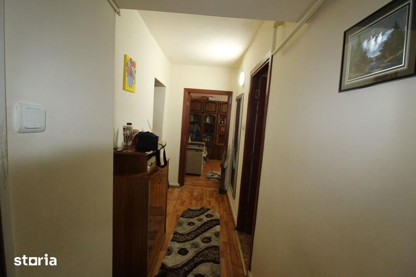 Apartament cu 3 camere în 9 Mai