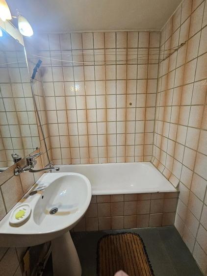 Apartament cu 2 camere decomandat în Eremia