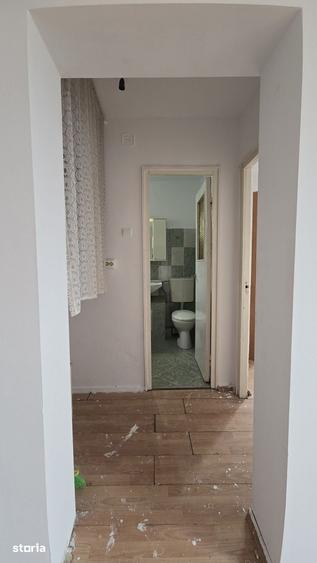 Apartament cu 3 camere semidecomandat în Central
