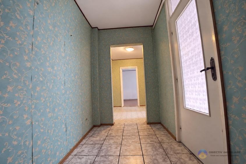 Apartament cu 3 camere decomandat în Mărăței