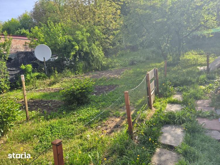 Casa de locuit cu 3 camere, curte si garaj pe strada Budiului - 1