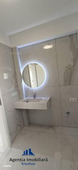 Casă cu 4 camere decomandat în Mărtinești