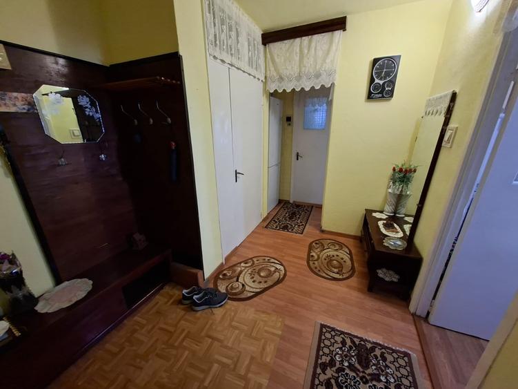 Apartament cu 2 camere decomandat în Nicolina