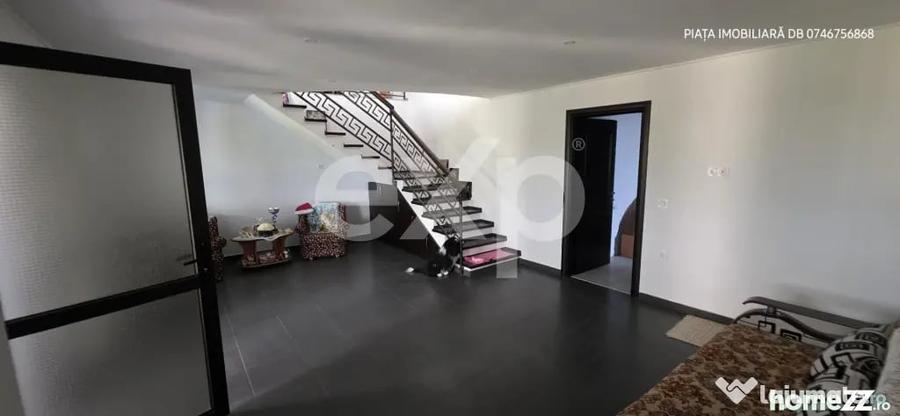 Casă cu 7 camere cu Teren 9800 Mp în Bungetu