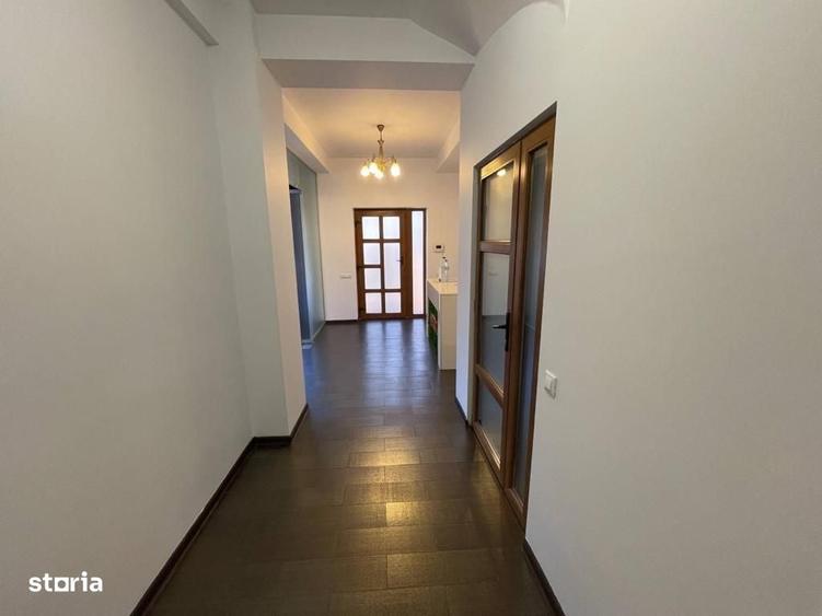 Casă cu 4 camere cu Teren 77 Mp în Drumul Sării