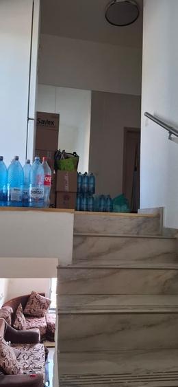 Casă cu 5 camere cu Teren 215 Mp în Mogoșoaia