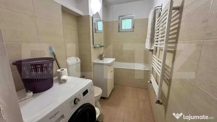 Apartament cu 3 camere decomandat în Central