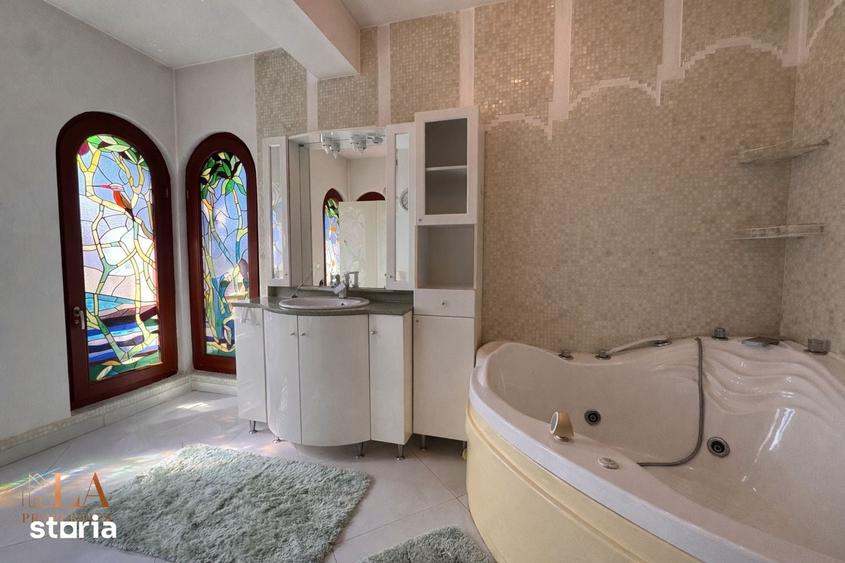 Casă cu 5 camere cu Teren 900 Mp în Central