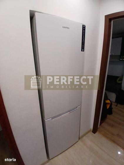 Apartament cu 3 camere semidecomandat în Vest