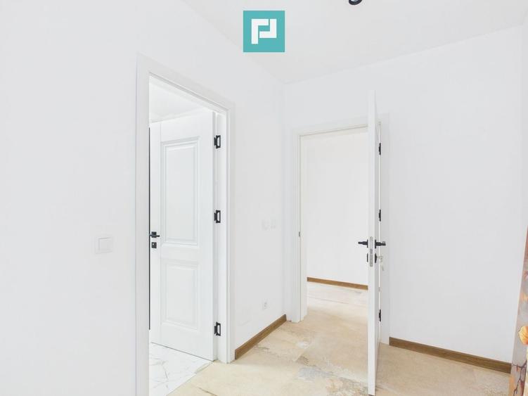 Apartament cu 5 camere semidecomandat în Central