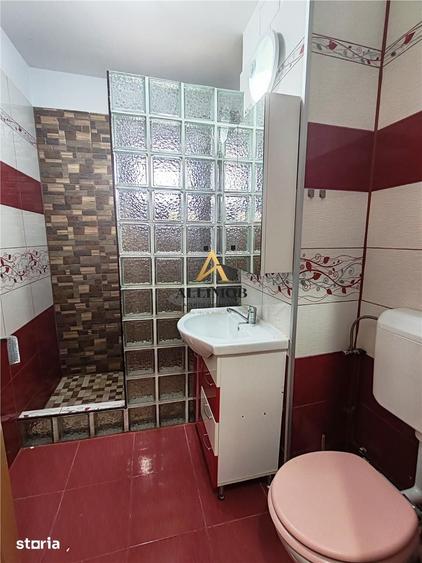 Apartament cu 2 camere decomandat în Republicii