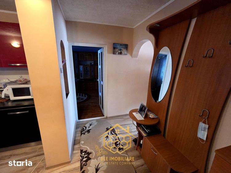 Apartament cu 3 camere in zona centrala - Filiasi - 4