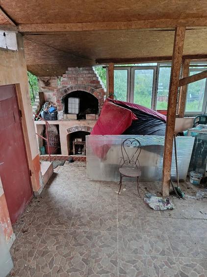 Casă cu 8 camere cu Teren 7500 Mp în Corbii Mari