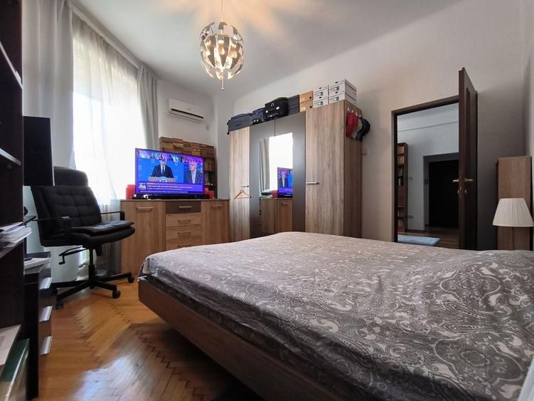 Apartament cu 3 camere semidecomandat în Armeneasca